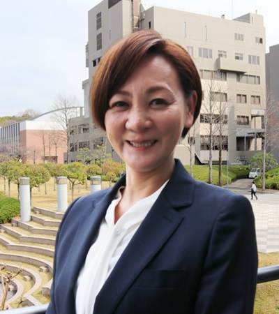 居関　博子